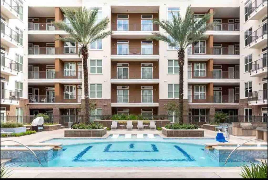 Апартаменты Htown Downtown Oasis Хьюстон Экстерьер фото