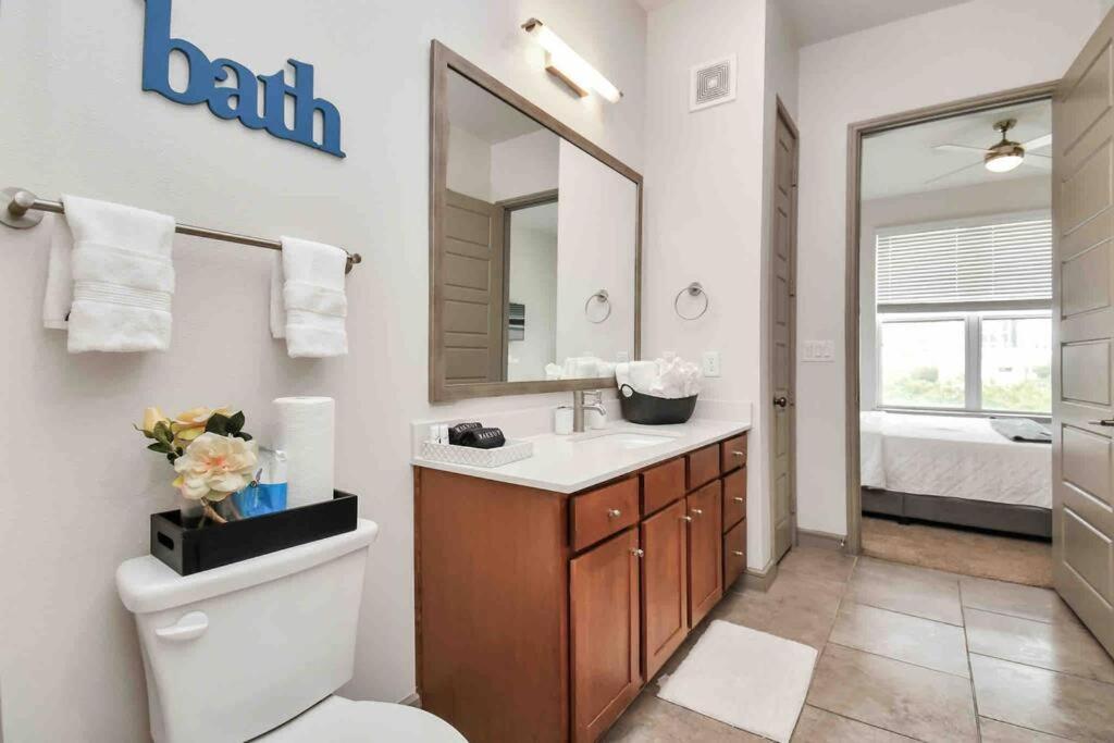 Апартаменты Htown Downtown Oasis Хьюстон Экстерьер фото